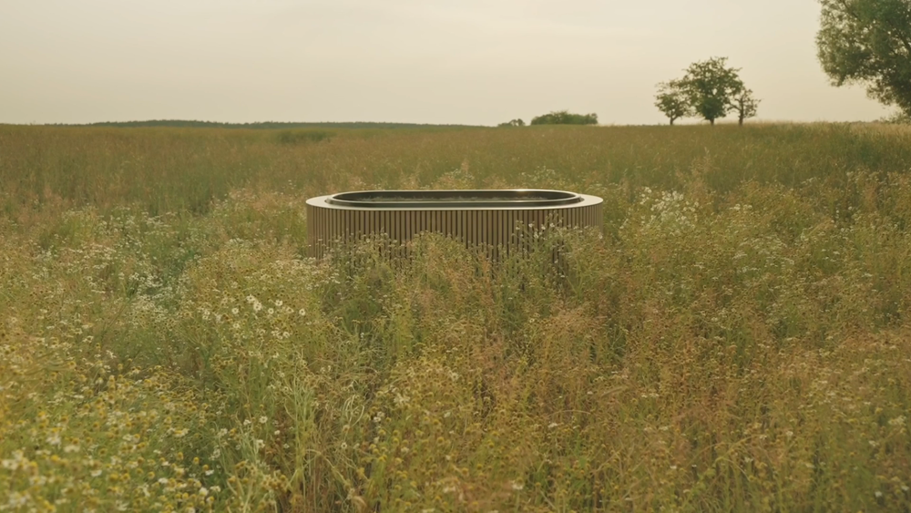 Reerdigungskokon auf Wiese als Vorschaubild für das Video